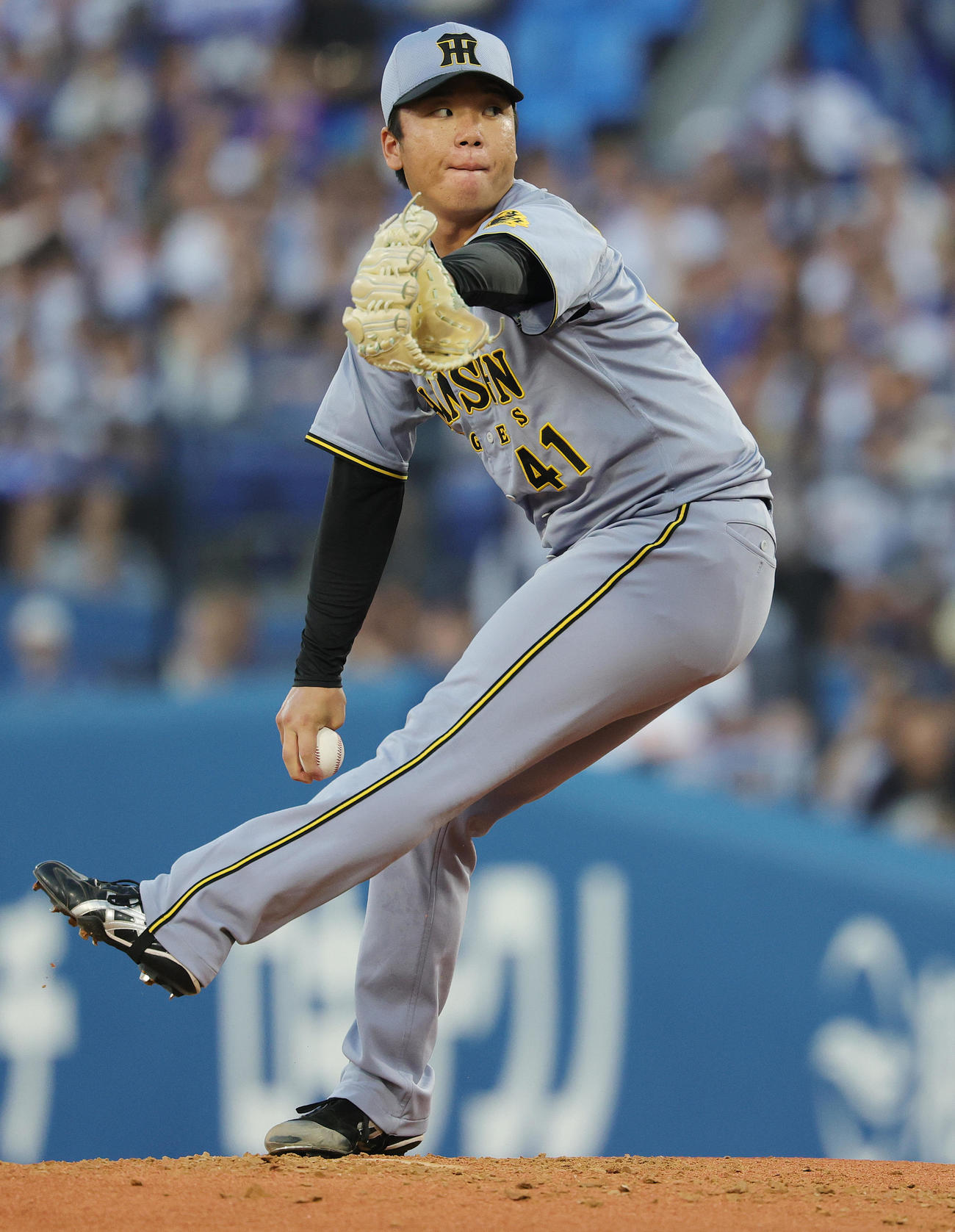 DeNA対阪神　阪神先発の村上（撮影・野上伸悟）