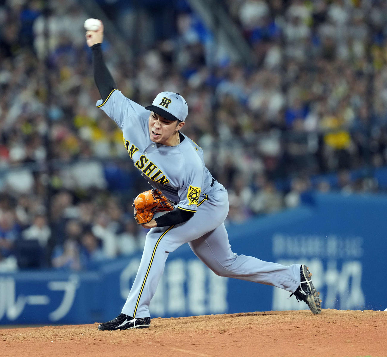 DeNA対阪神　9回からマウンドに上がった阪神石井（撮影・たえ見朱実）