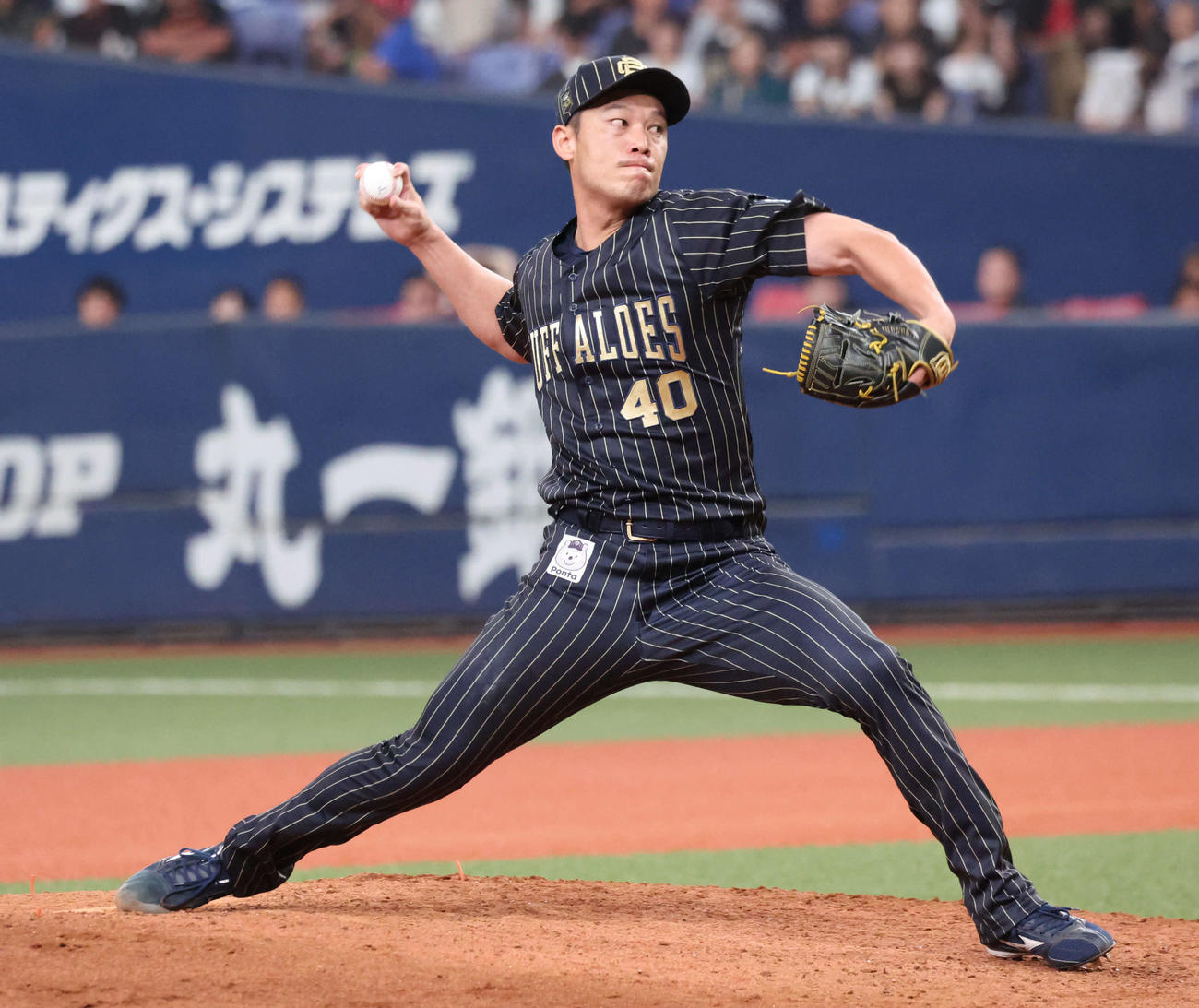 オリックス対ロッテ　10回から登板したオリックス9番手岩崎（撮影・西尾就之）