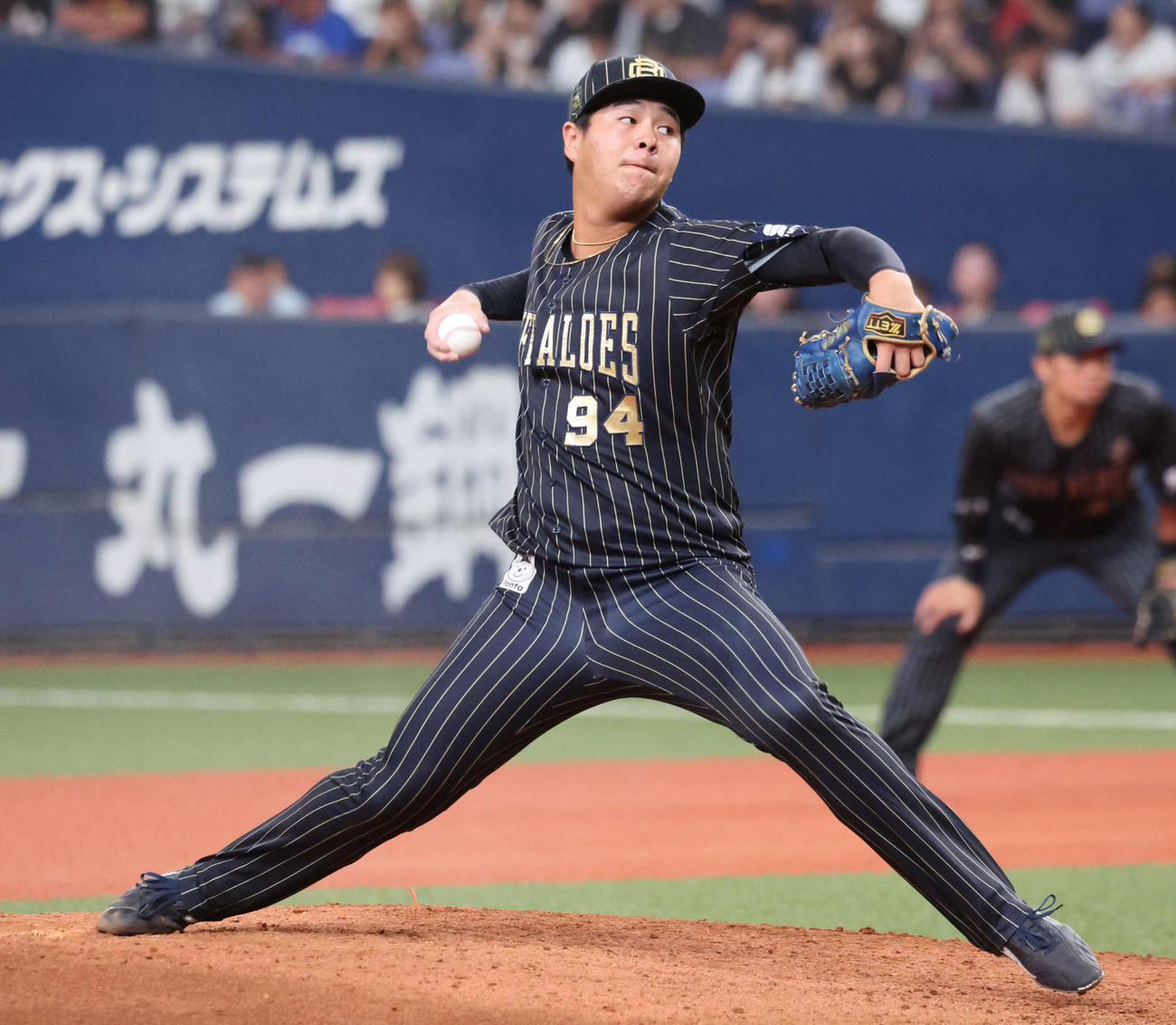 オリックス対ロッテ　7回から盗難したオリックス6番手の川瀬（撮影・西尾就之）