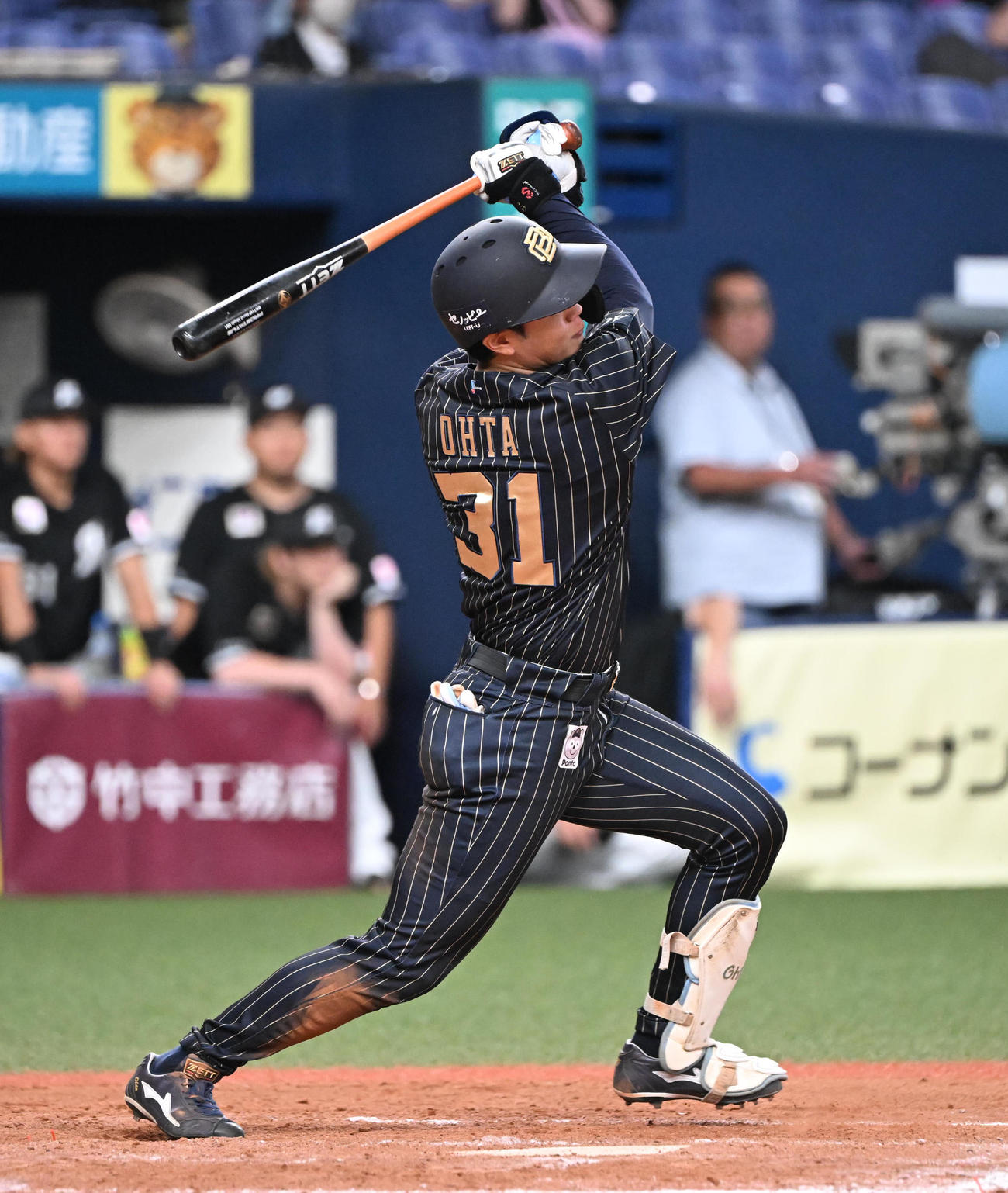 オリックス対ロッテ　12回裏オリックス2死一、二塁、右前サヨナラ適時打を放つ太田（撮影・和賀正仁）