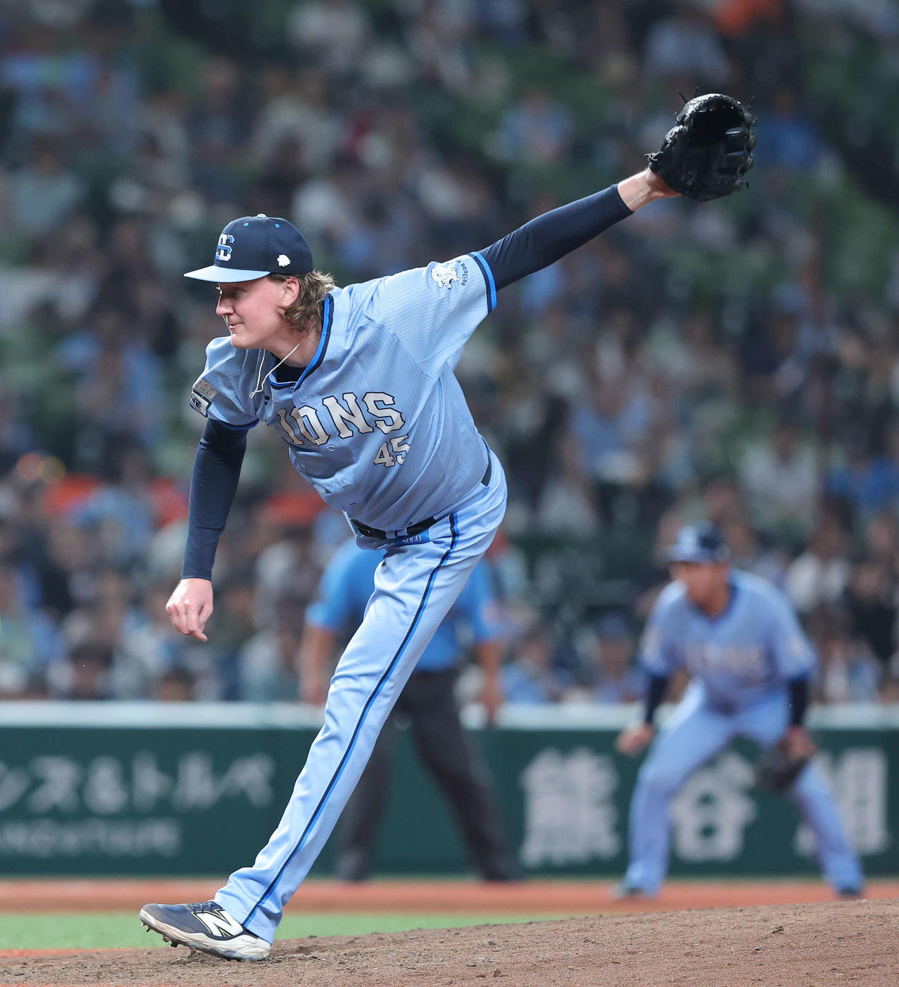 西武対日本ハム　延長11回表、力投するウィンゲンター（撮影・河田真司）