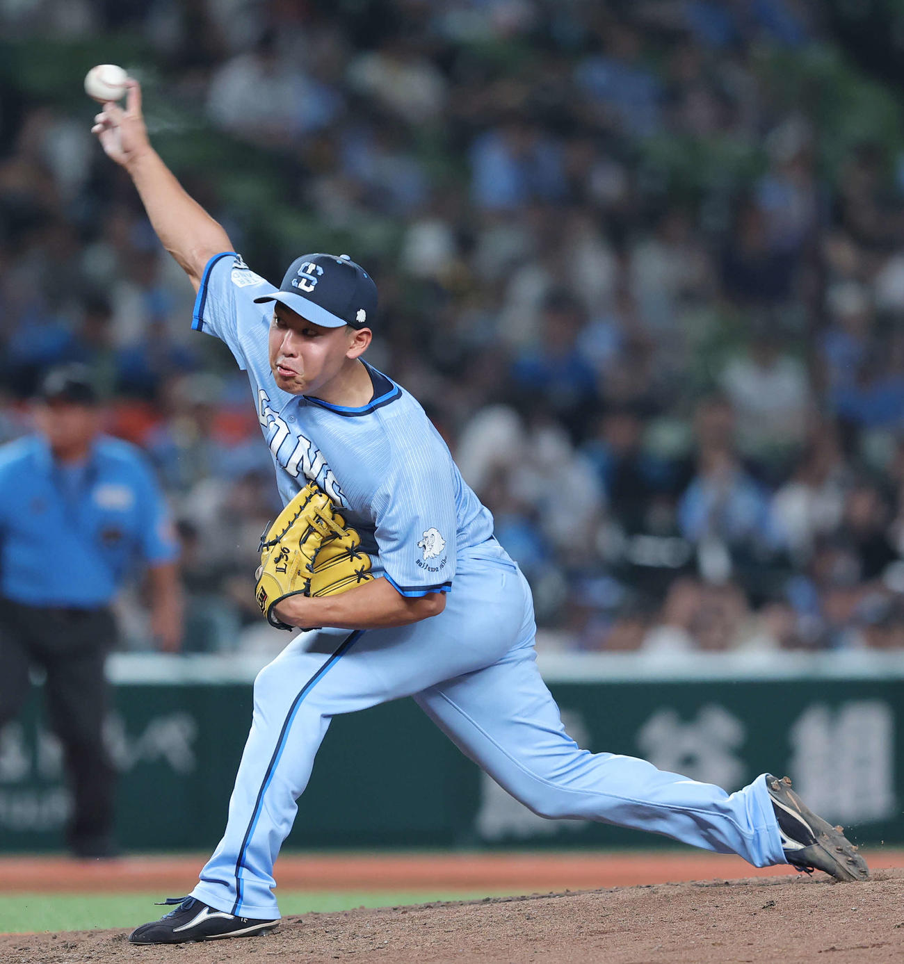 西武対日本ハム　延長10回表、力投する山田（撮影・河田真司）