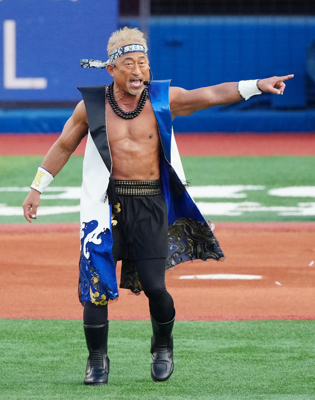 DeNA対阪神　試合前、「横濱漢祭」で登場した角田信朗（2025年8月26日撮影）