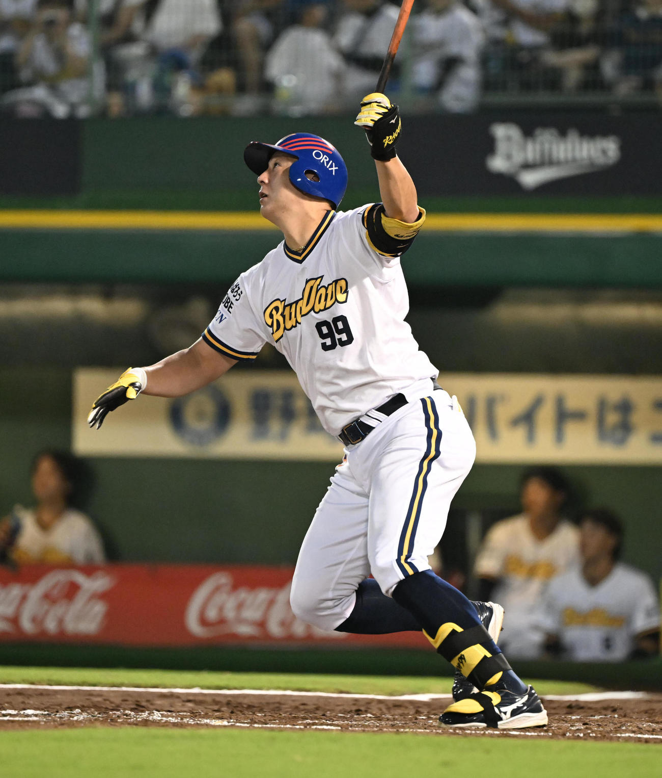 オリックス対ロッテ　2回裏オリックス無死、中越え本塁打を放つ杉本（撮影・和賀正仁）