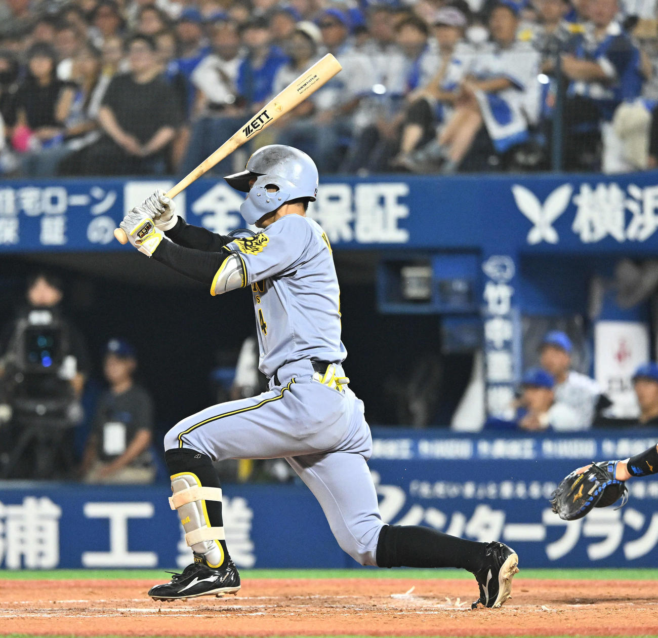 DeNA対阪神　4回表阪神1死三塁、熊谷は中前適時打を放つ（撮影・滝沢徹郎）