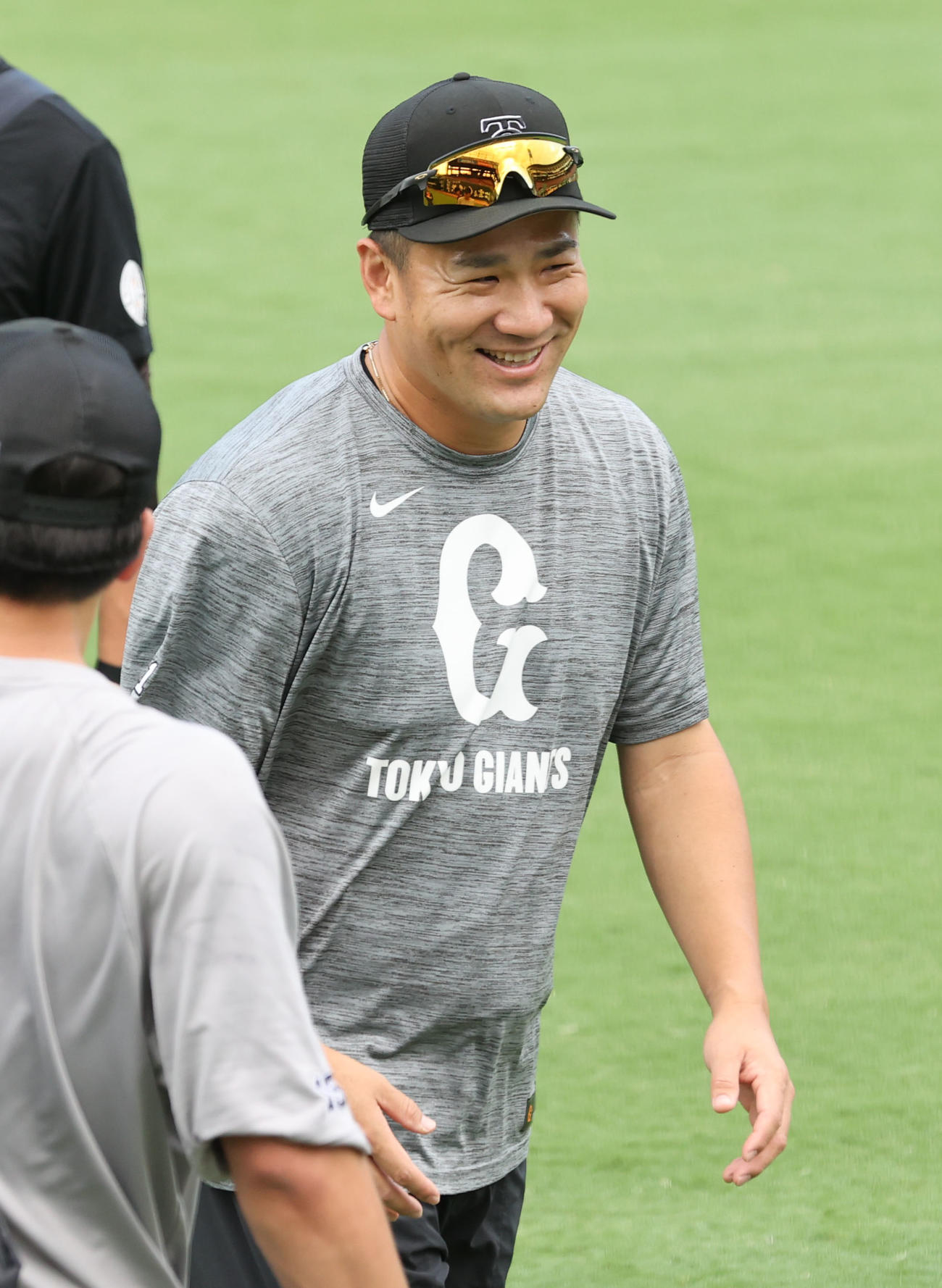 広島対巨人　練習中、笑顔を見せる田中将（撮影・梅根麻紀）