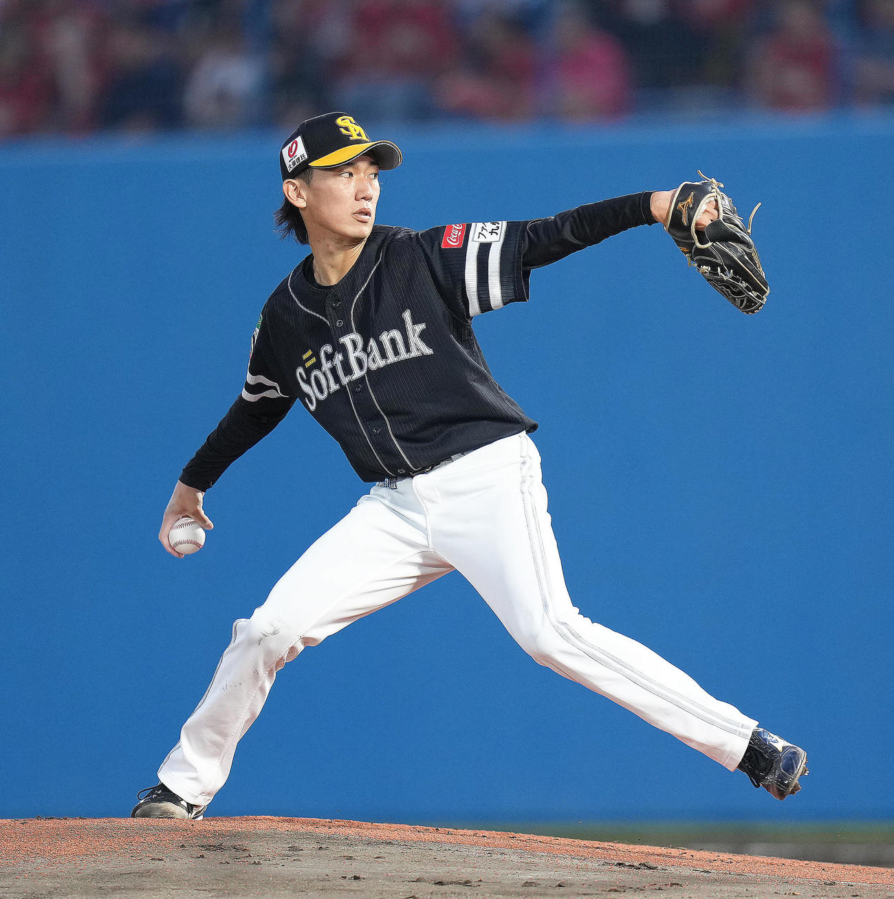 楽天対ソフトバンク　ソフトバンク先発の大津（撮影・足立雅史）