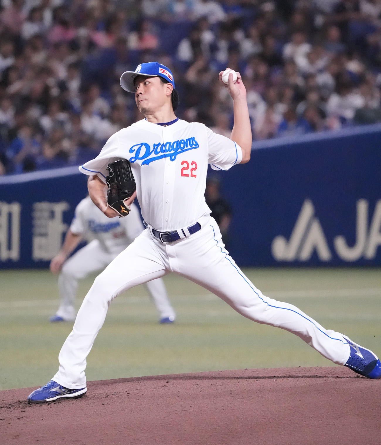 中日対ヤクルト　1回表、登板する中日先発の大野（撮影・森本幸一）
