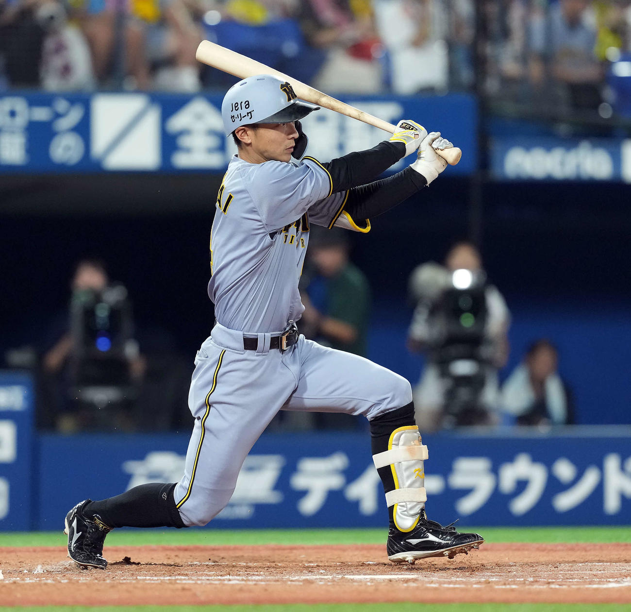 DeNA対阪神　4回表阪神1死三塁、中前に適時打を放つ熊谷（撮影・たえ見朱実）
