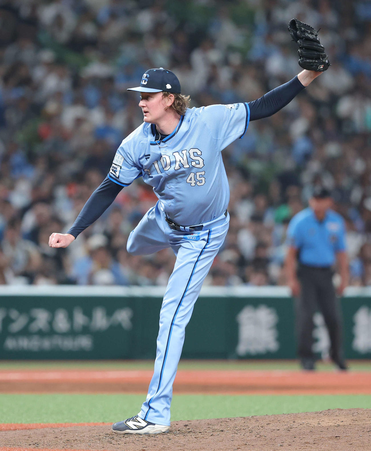 西武対日本ハム　6回表日本ハム1死一、二塁、2番手で登板するウィンゲンター（撮影・河田真司）