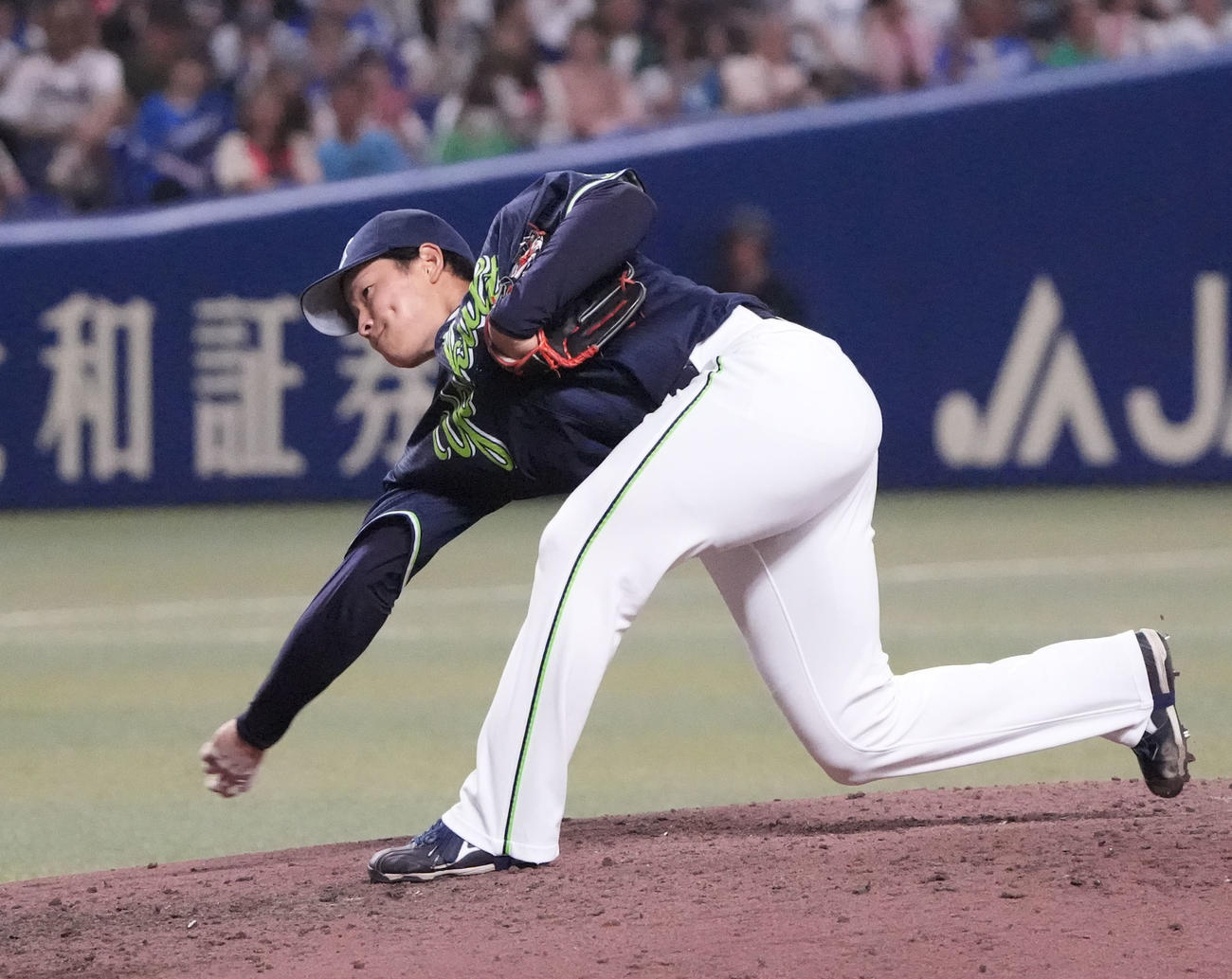 中日対ヤクルト　7回裏、ヤクルト2番手で登板する下川（撮影・森本幸一）