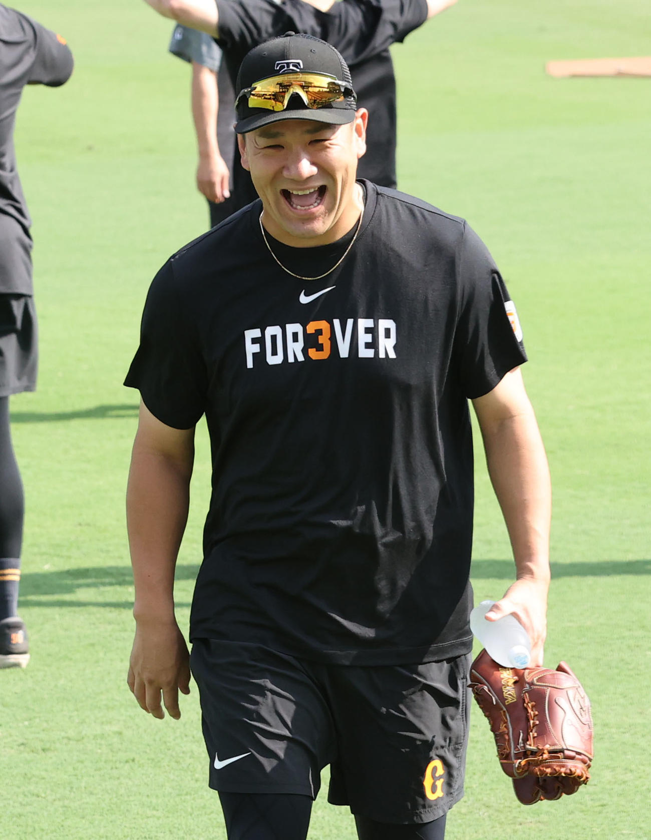 広島対巨人　練習前、笑顔を見せる田中将（撮影・梅根麻紀）
