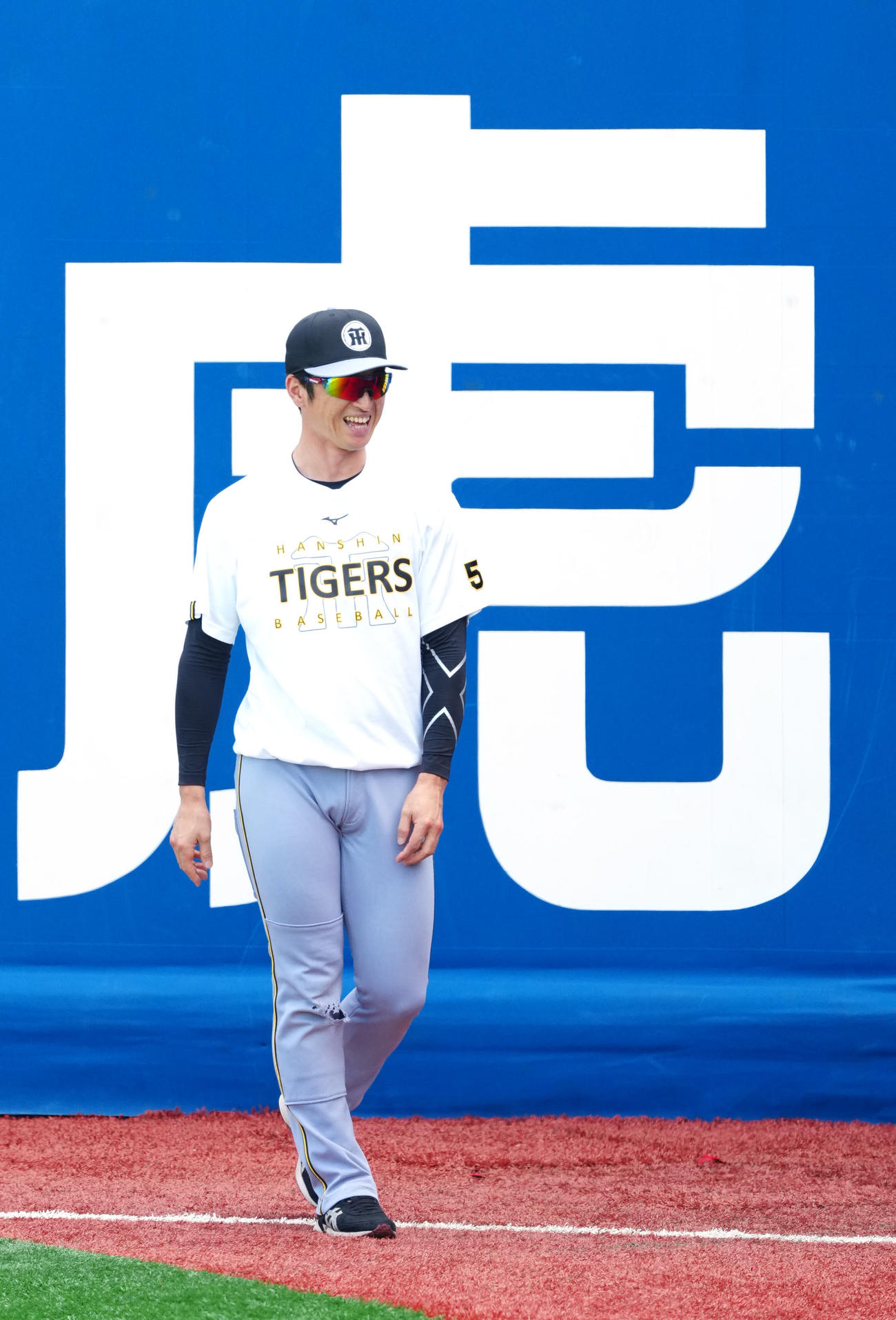 DeNA対阪神　試合前練習に臨む阪神近本（撮影・江口和貴）