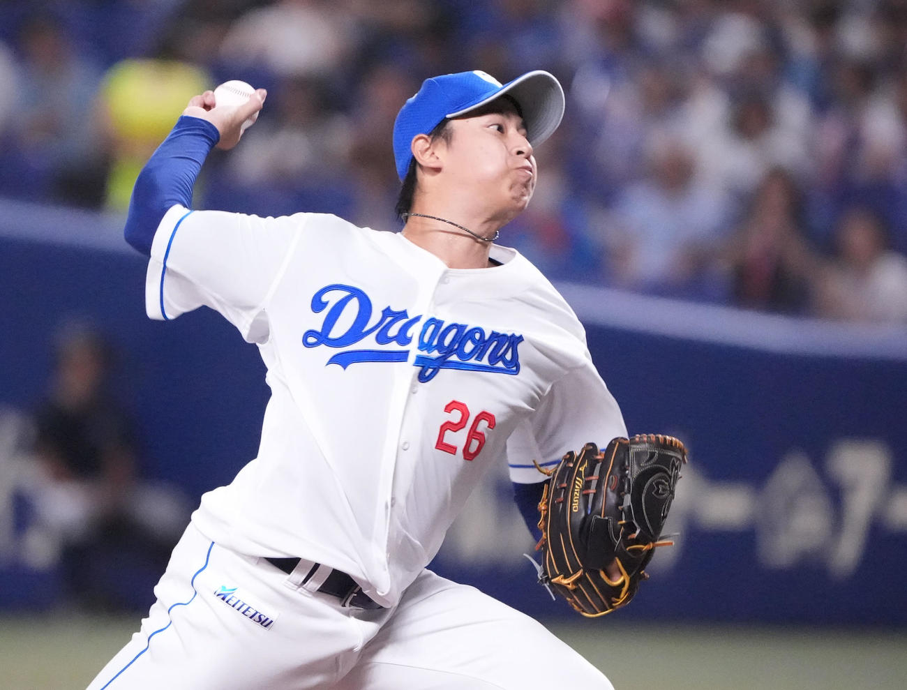 中日対ヤクルト　1回表、登板する中日先発の仲地（撮影・森本幸一）