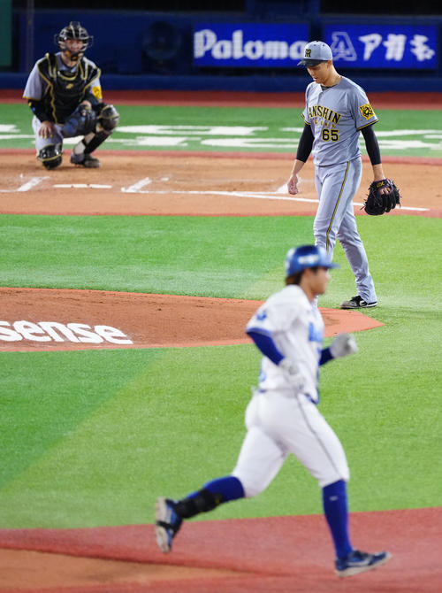 DeNA】知野直人が昇格即スタメンで1号2ラン「一からやり直してきた