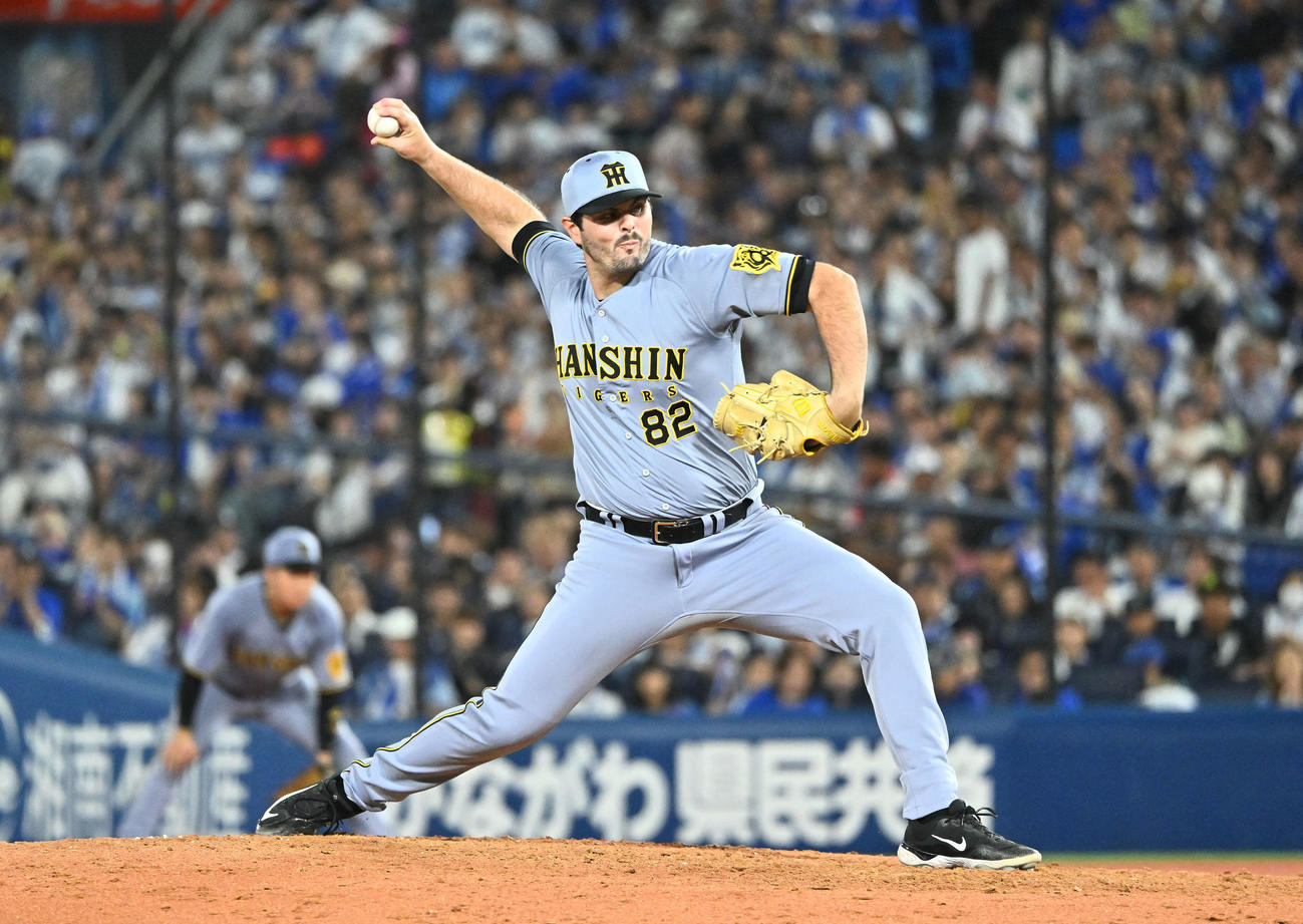 DeNA対阪神　8回裏、阪神4番手で登板するハートウィグ（撮影・滝沢徹郎）