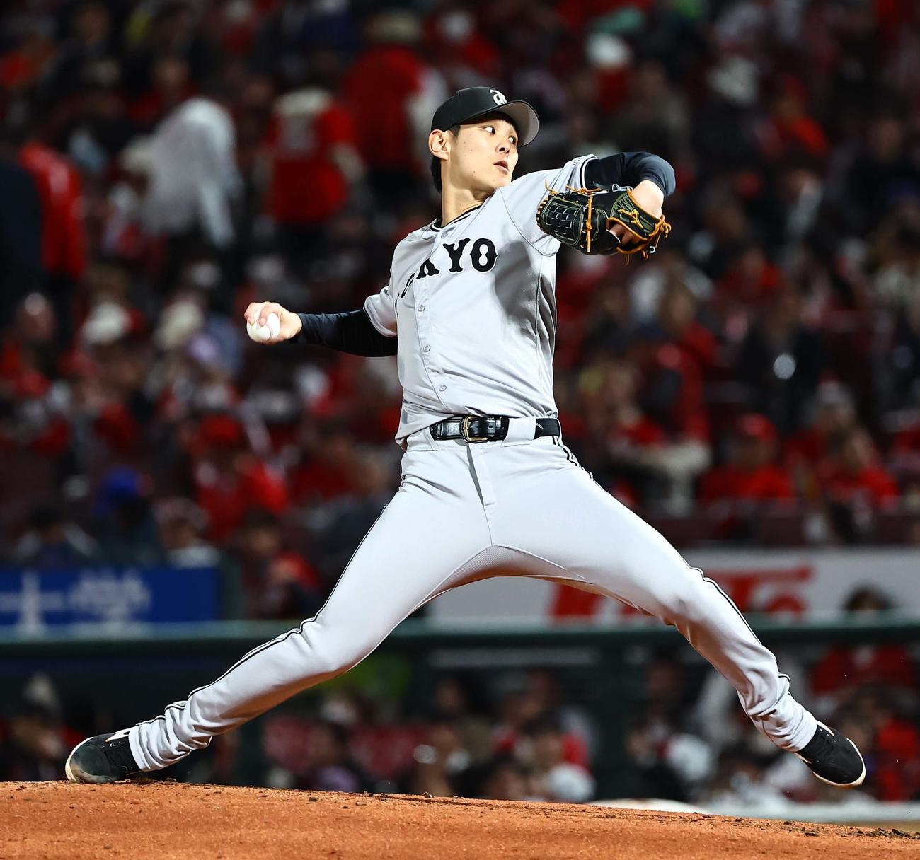広島対巨人　巨人2番手の泉（撮影・上田博志）