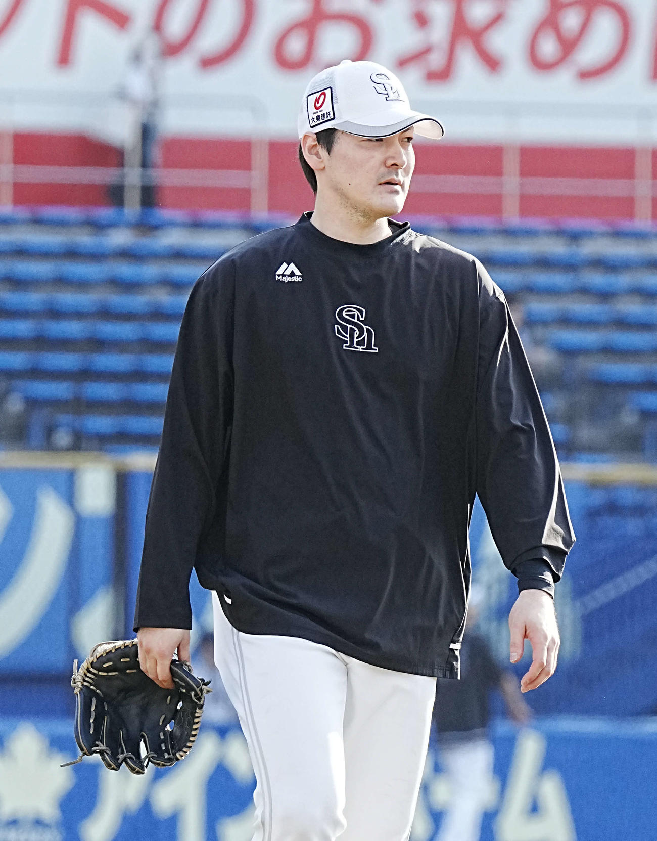 ロッテ対ソフトバンク　試合前の練習を終え引き揚げるソフトバンク有原（撮影・小沢裕）