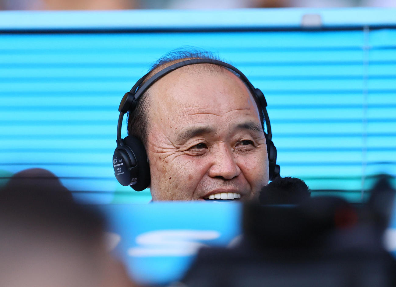 阪神対巨人　解説を務める岡田オーナー付顧問（撮影・藤尾明華）