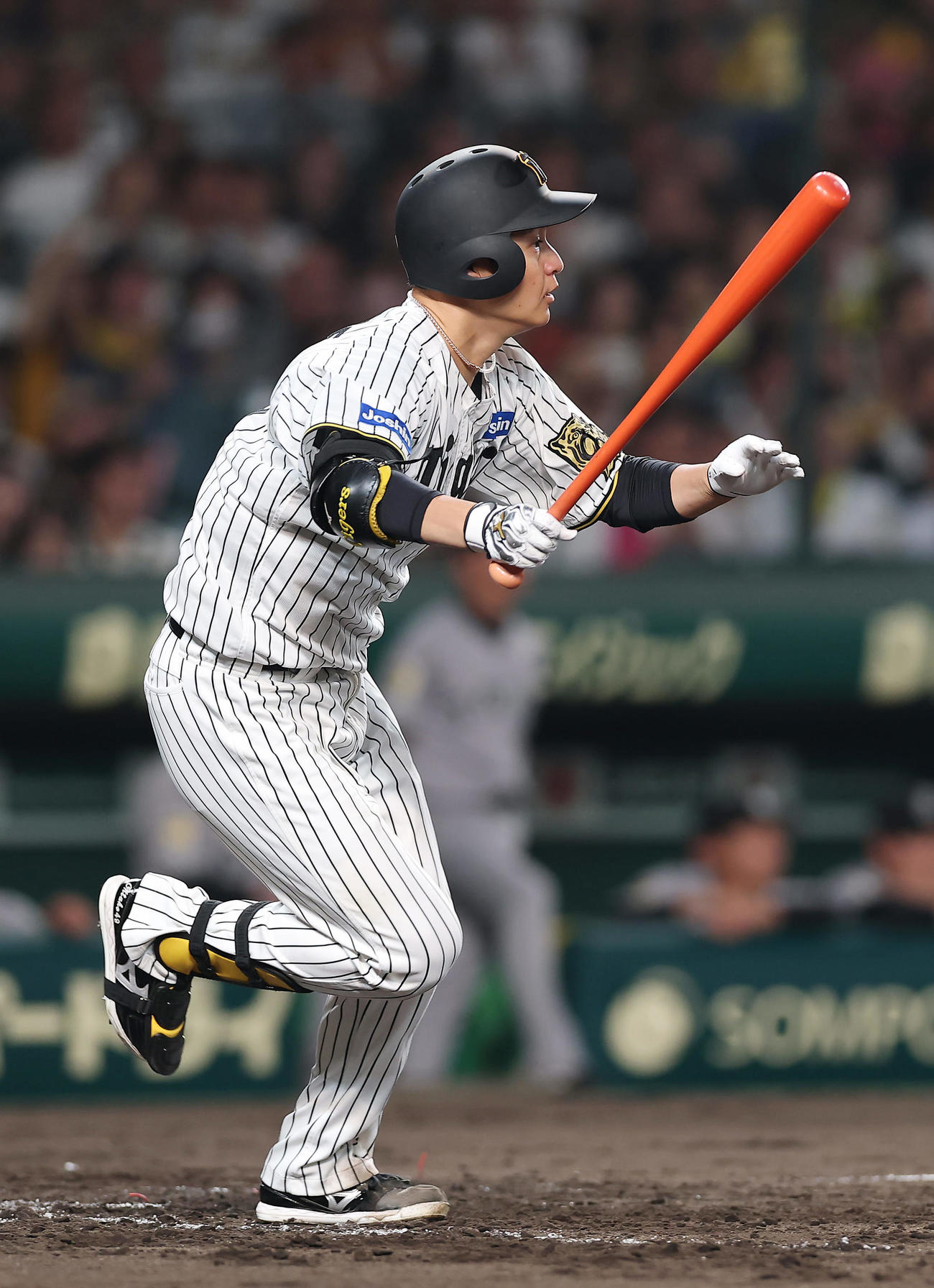 阪神対巨人　5回裏阪神1死満塁、中前に同点適時打を放つ大竹（撮影・前田充）