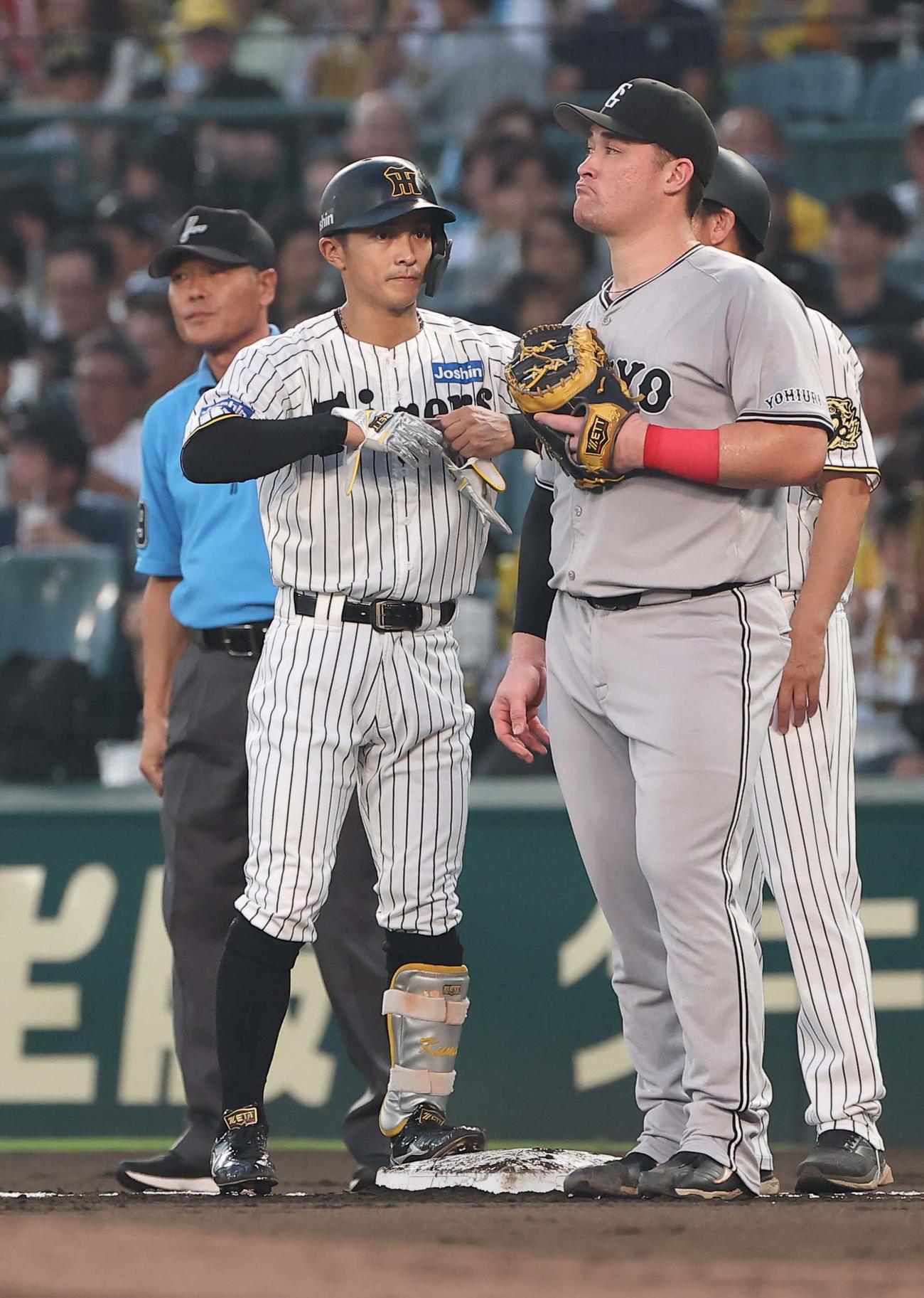 阪神対巨人　2回裏阪神2死、熊谷は中前打を放つ（撮影・上田博志）