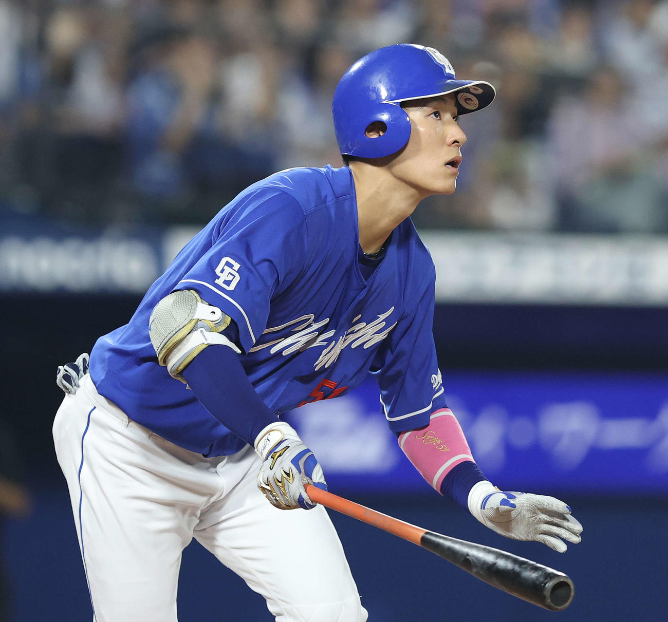 DeNA対中日　4回表中日無死、右越えソロ本塁打を放つ上林（撮影・河田真司）