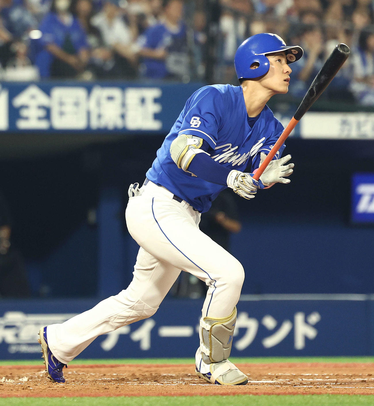 DeNA対中日　4回表中日無死、右越えソロ本塁打を放つ上林（撮影・河田真司）