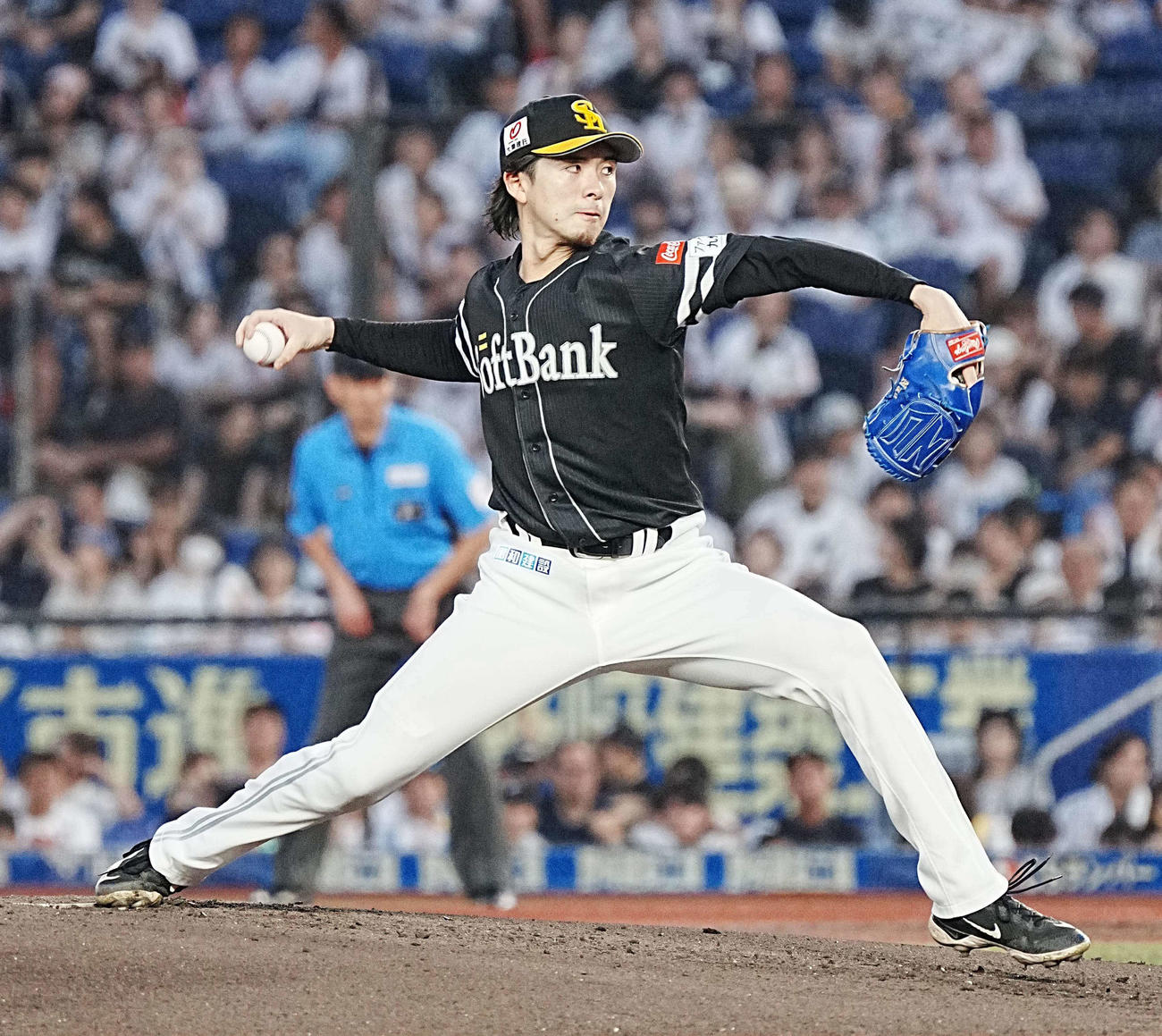 ソフトバンク先発の上沢（撮影・小沢裕）