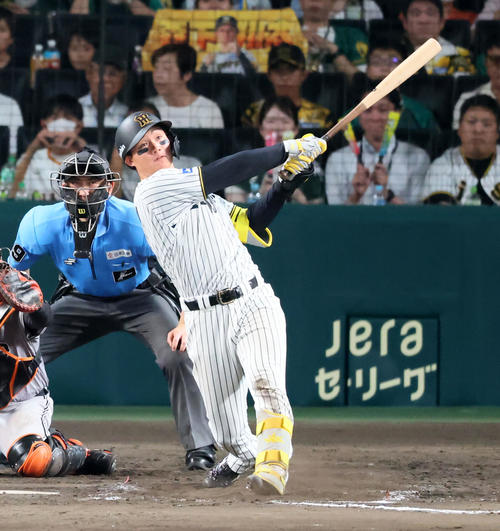 阪神】甲子園熱狂！森下翔太19号、佐藤輝明34号で1点差に 巨人大勢