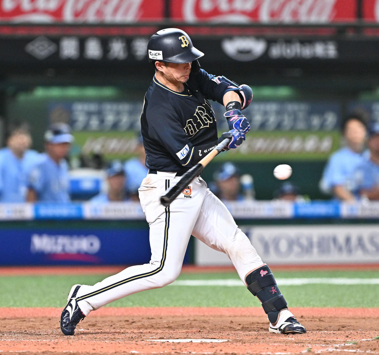 西武対オリックス　4回表オリックス1死二、三塁、若月は中堅へ2点適時二塁打を放つ（撮影・滝沢徹郎）