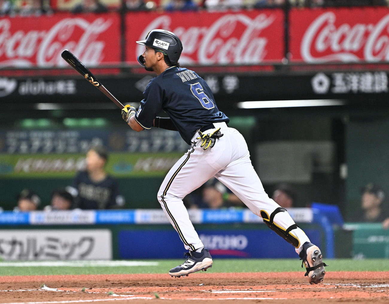 西武対オリックス　2回表オリックス1死一、三塁、宗は右越え先制3点本塁打を放つ（撮影・滝沢徹郎）