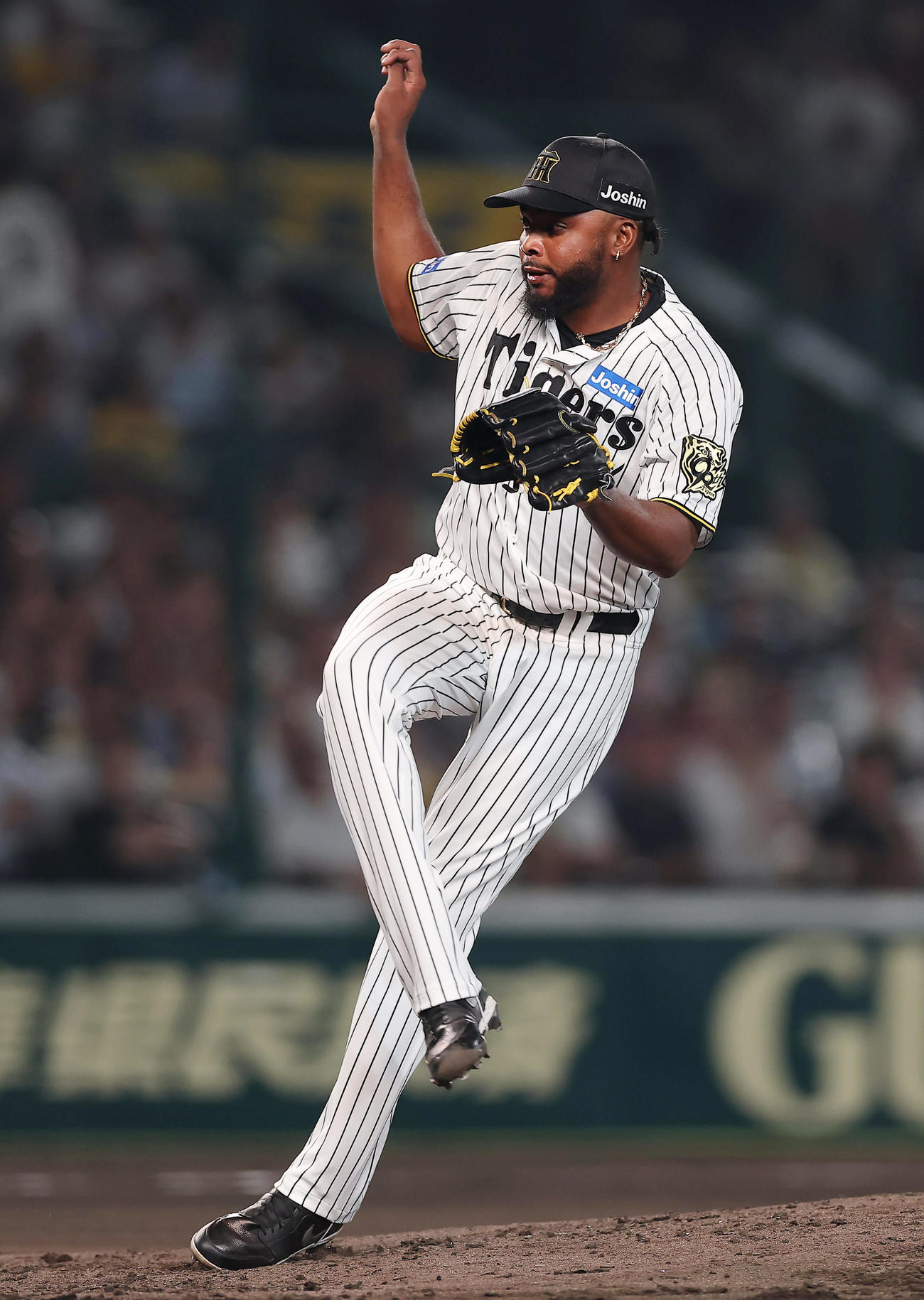 阪神対巨人　阪神2番手のドリス（撮影・前田充）