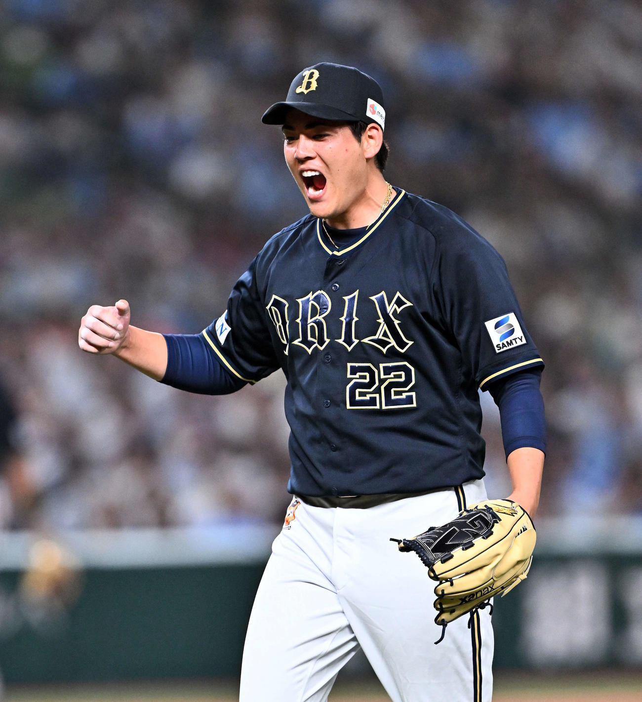 西武対オリックス　7回裏西武2死一塁、滝沢を二ゴロに打ち取り雄たけびを上げる九里（撮影・滝沢徹郎）