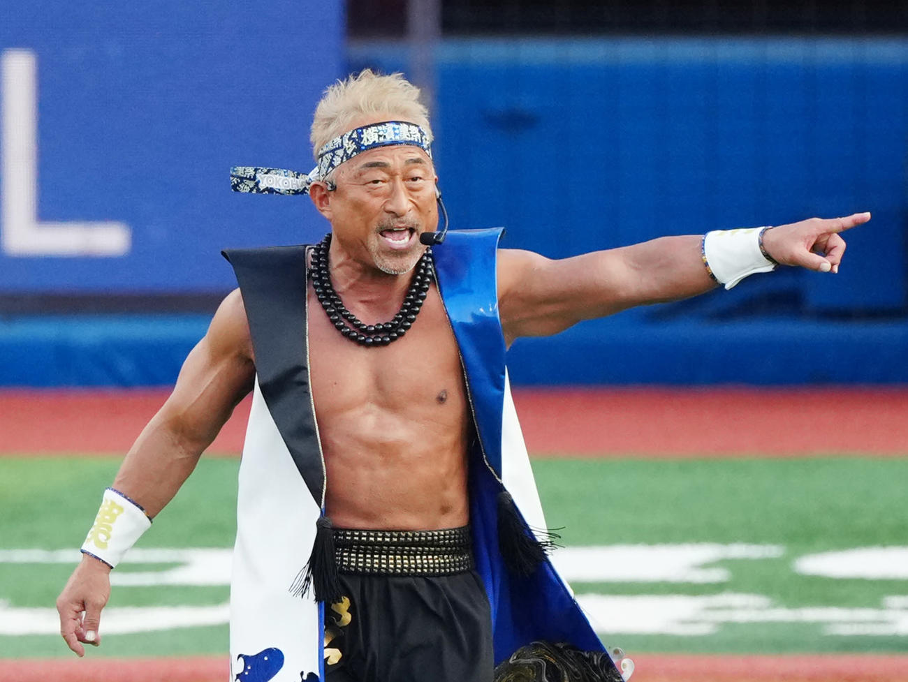 DeNA対阪神　試合前、「横濱漢祭」で登場した角田信朗（2025年8月26日撮影）