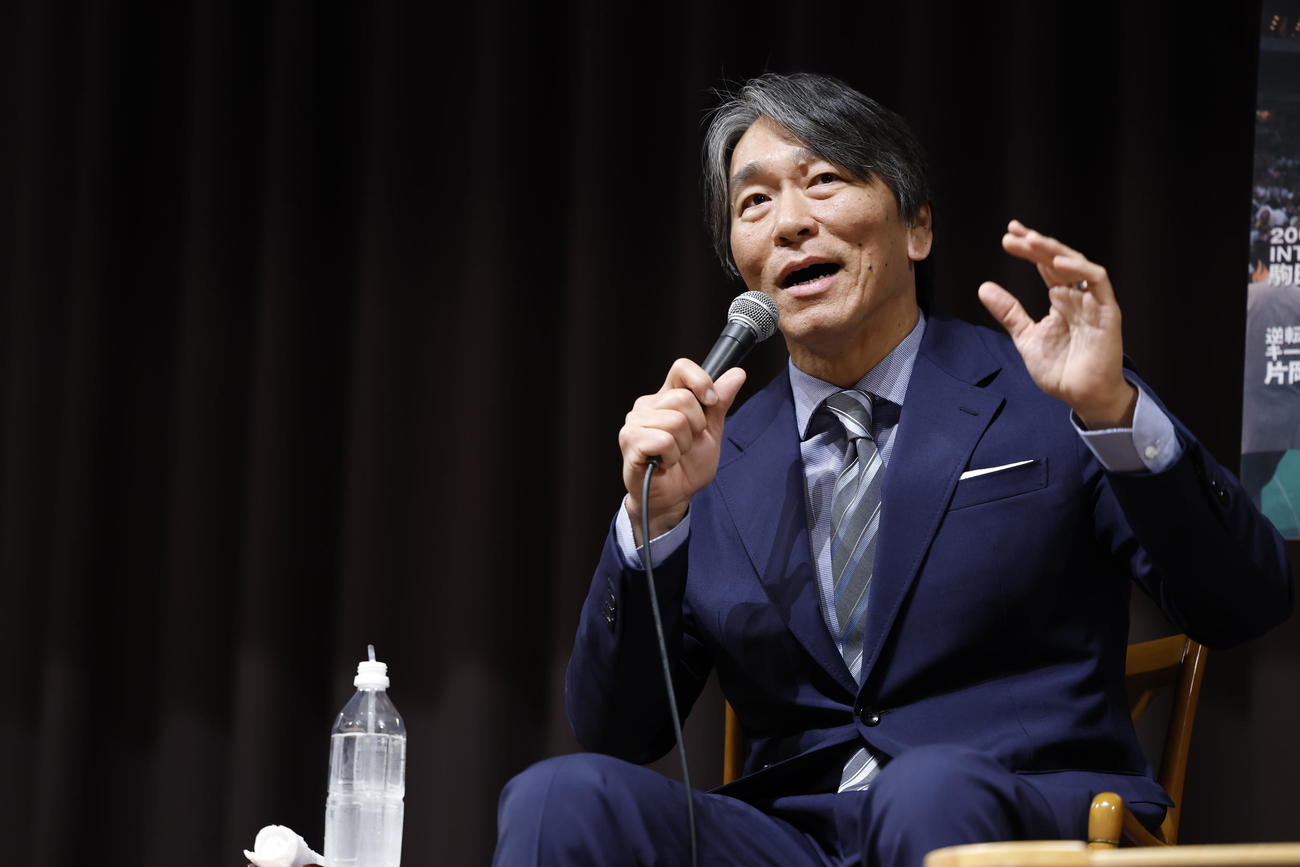 トークショーで語る松井氏（C）ベースボール・マガジン社