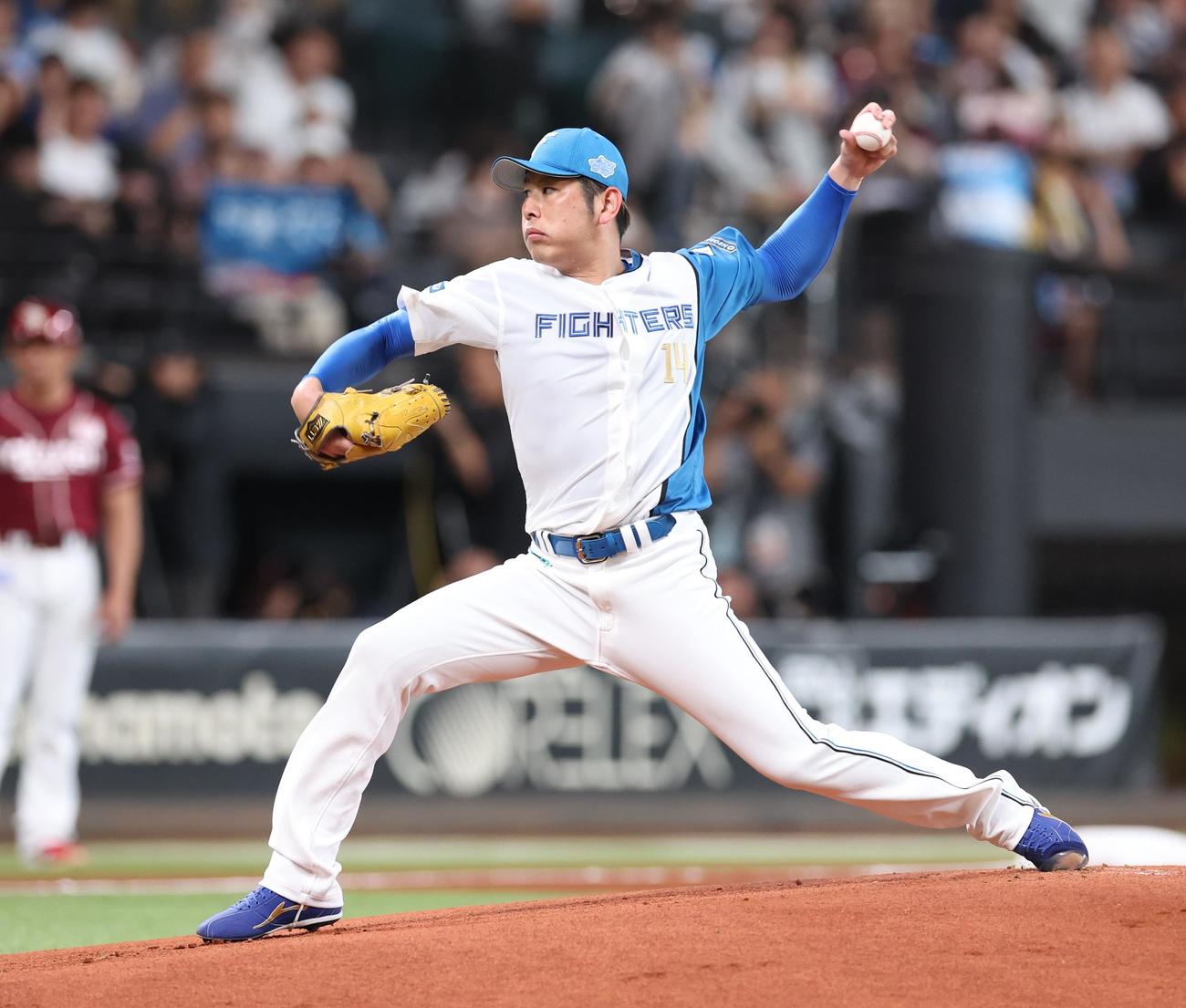 日本ハム対楽天　日本ハム先発の加藤貴（撮影・黒川智章）