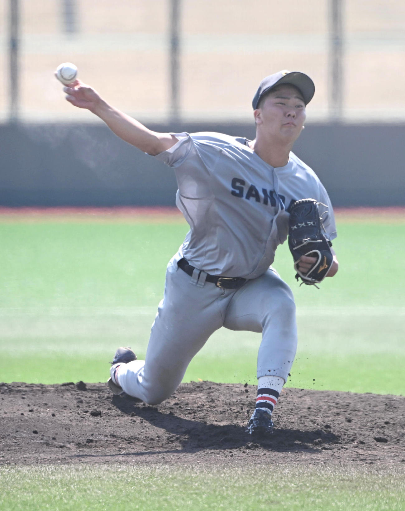 京産大対神戸学院大　先発する京産大・田村（撮影・和賀正仁）