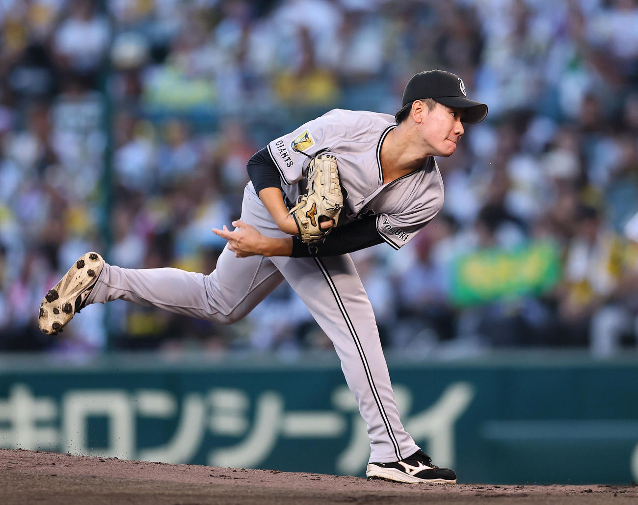 阪神対巨人　巨人先発の井上（撮影・藤尾明華）