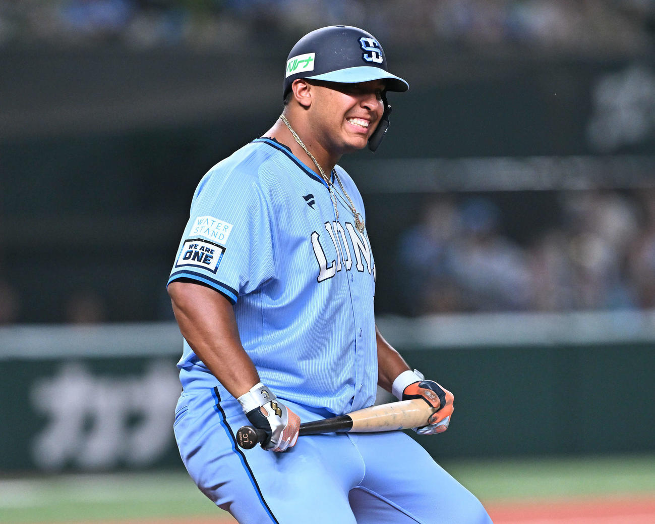 西武対オリックス　6回裏西武1死満塁、大飛球を放つもファウルとなり悔しがるセデーニョ（撮影・滝沢徹郎）