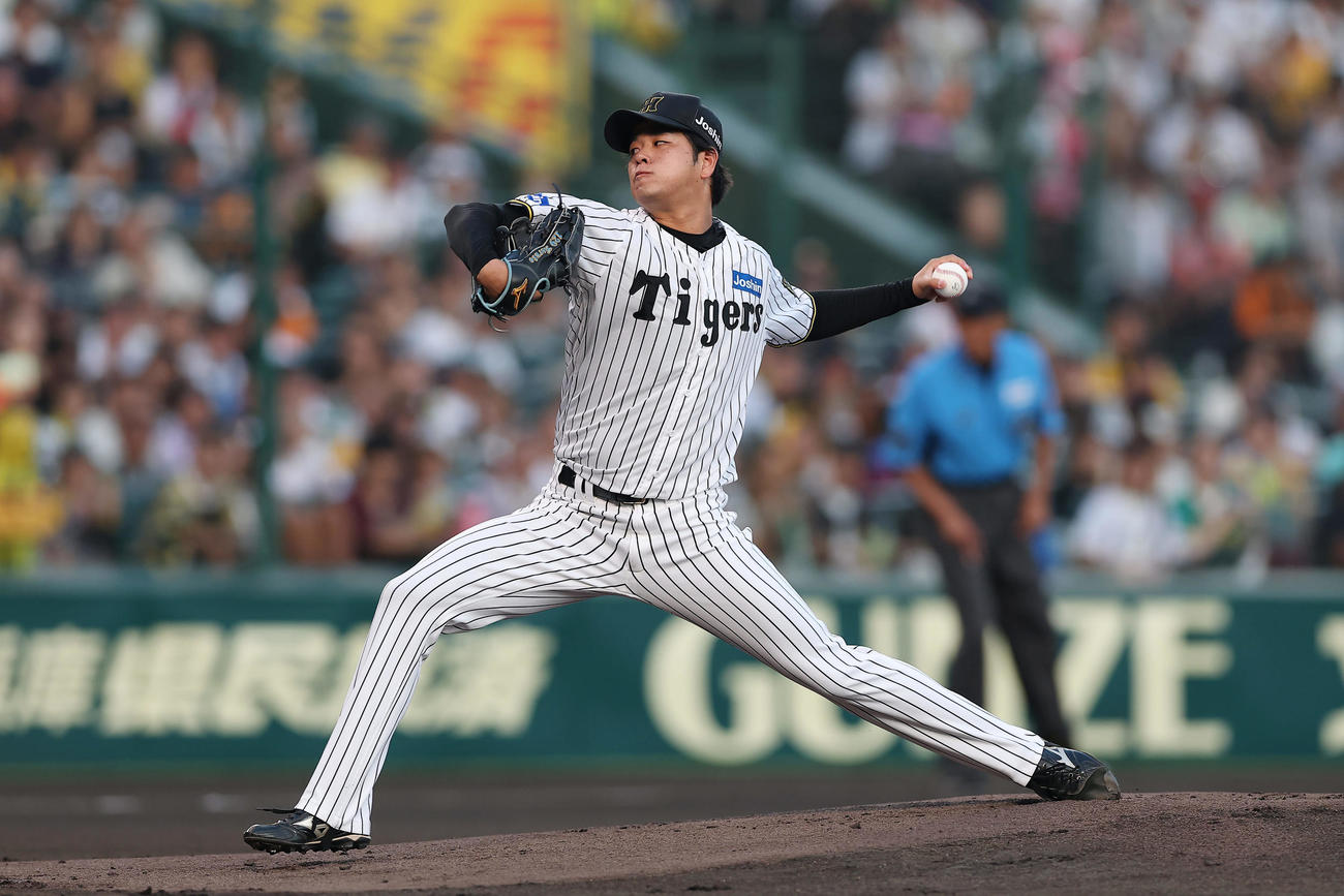阪神対巨人　力投する阪神先発の高橋（撮影・前田充）