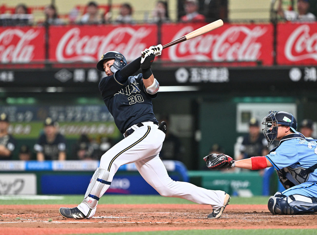 西武対オリックス　3回表オリックス1死一、二塁、広岡は左越え先制3点本塁打を放つ（撮影・滝沢徹郎）