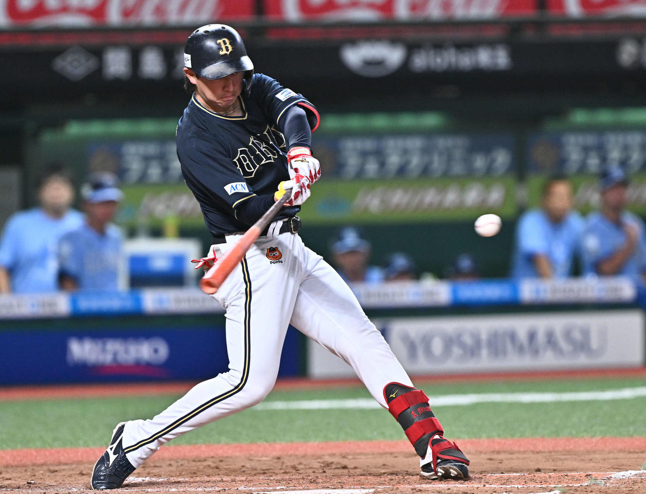 西武対オリックス　7回表オリックス2死、紅林は左中間へ二塁打を放つ（撮影・滝沢徹郎）