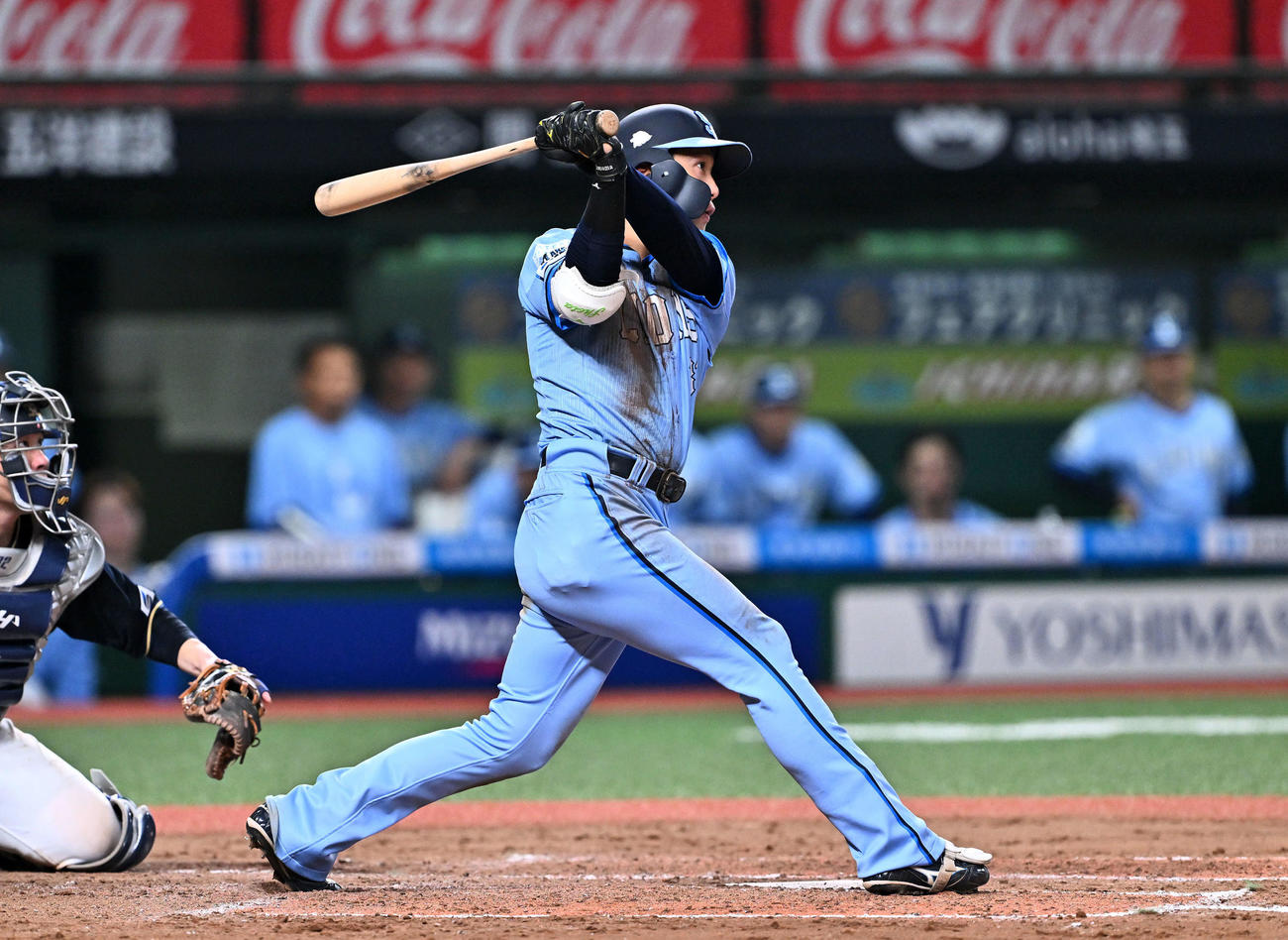 西武対オリックス　7回裏西武2死一塁、平沼は適時三塁打を放つ（撮影・滝沢徹郎）