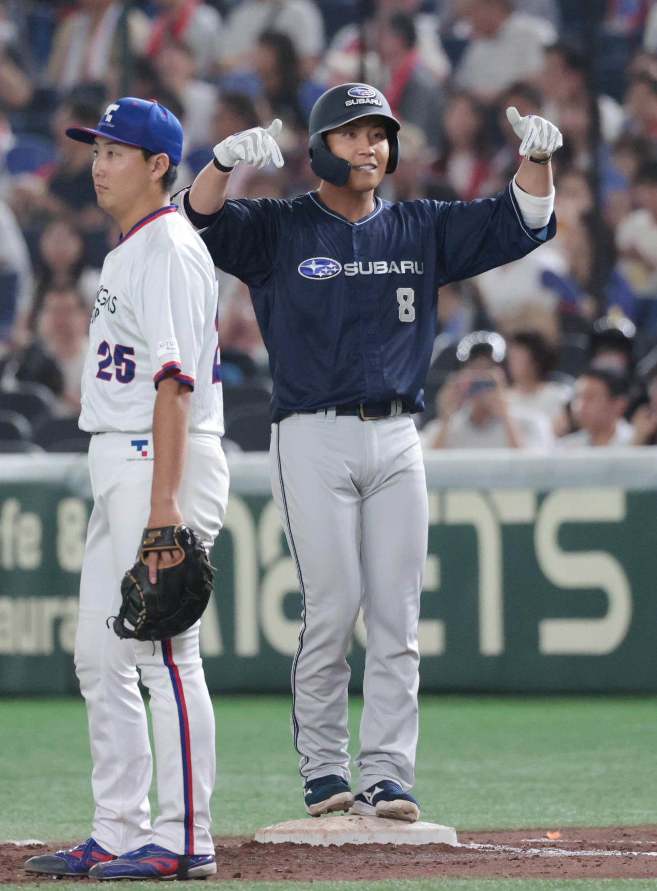 東京ガス対SUBARU 3回裏SUBARU1死一、三塁、森下は右前に適時打を放つ（撮影・柴田隆二）　　