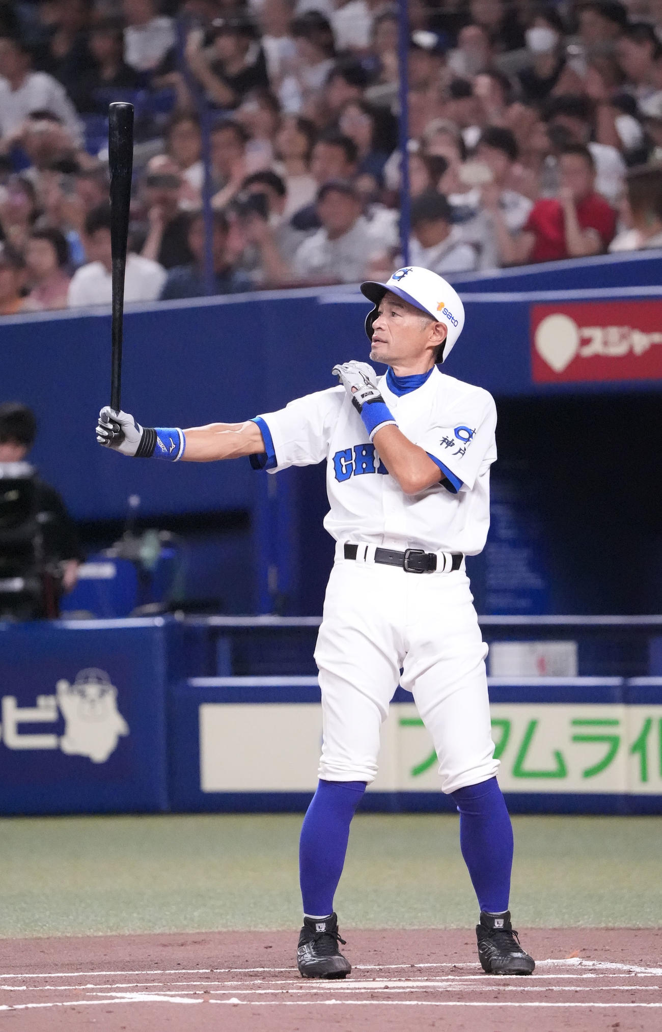 高校野球女子選抜対イチロー選抜　1回裏イチロー選抜無死、打席に立つイチロー氏（撮影・森本幸一）