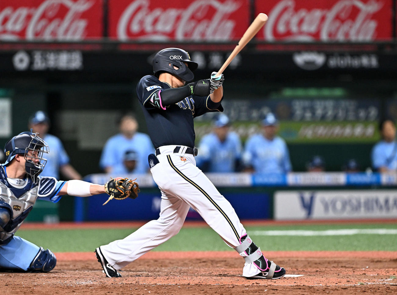 西川は右前適時打を放つ（撮影・滝沢徹郎）