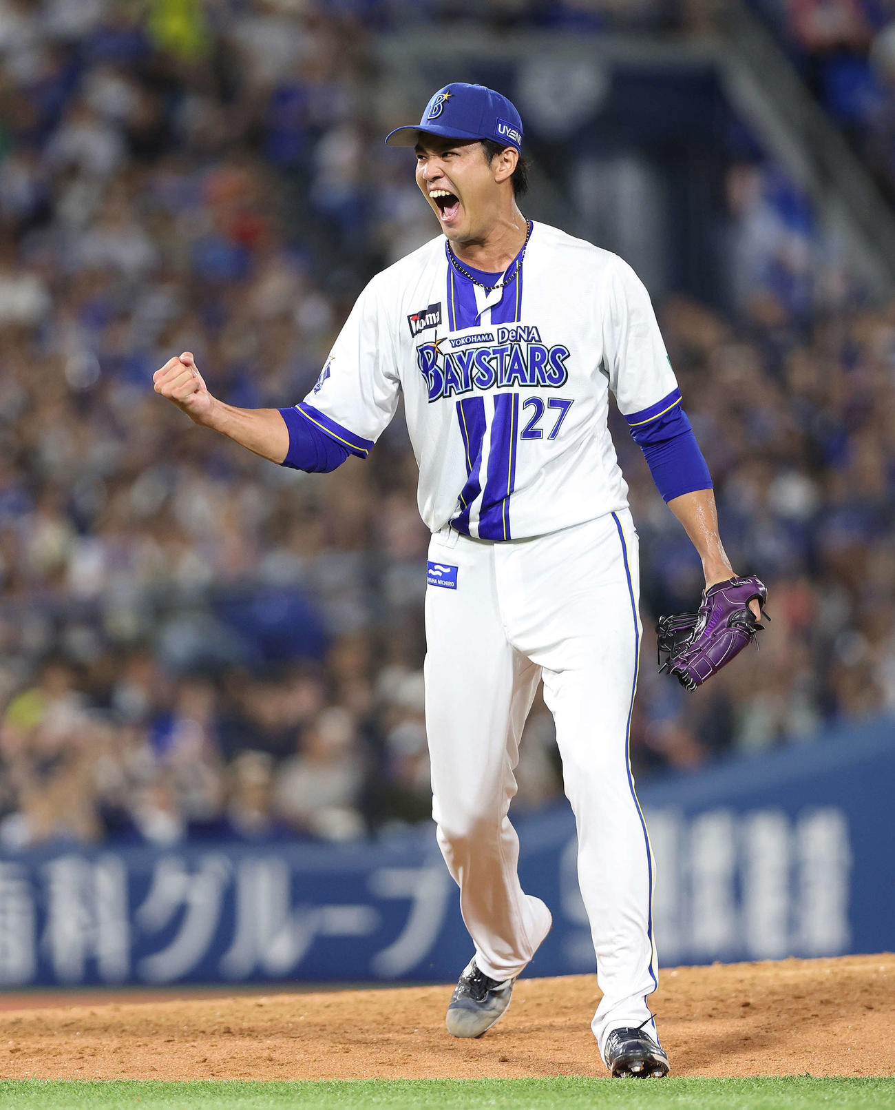 DeNA対中日　6回表中日2死二塁、板山を空振り三振に抑え雄たけびを上げる藤浪（撮影・河田真司）