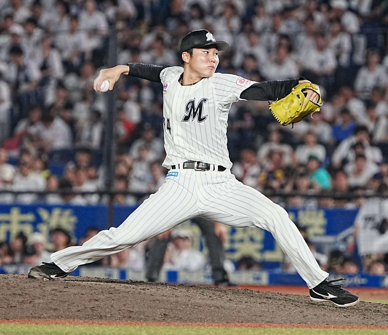 ロッテ対ソフトバンク　ロッテ3番手で登板した広池（撮影・小沢裕）
