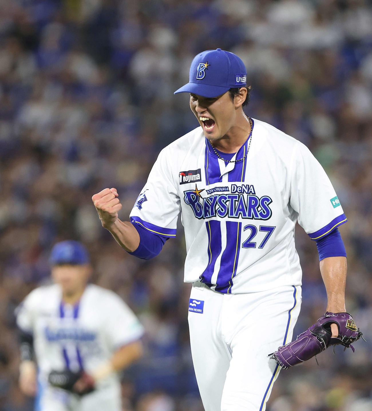 DeNA対中日　4回表中日2死一、二塁、板山を空振り三振に抑え雄たけびを上げる藤浪（撮影・河田真司）